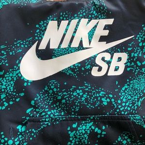 SOLD - OfferUp Nike Hoodie